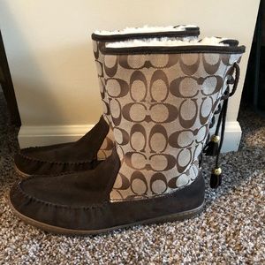 Moccasin style Coach boots with fun lining
